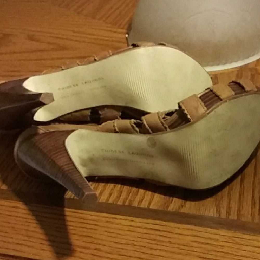 Shoes - Picture 3 of 4
